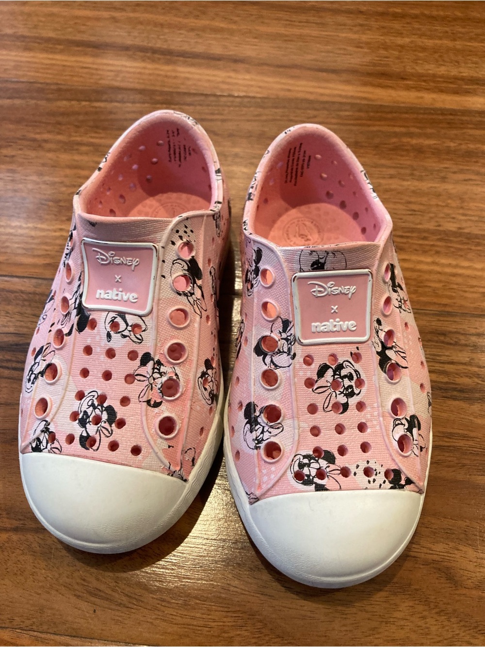 Disney x  Pink Native Minnie Mouse Girls' Shoes - Size C8 Adorable